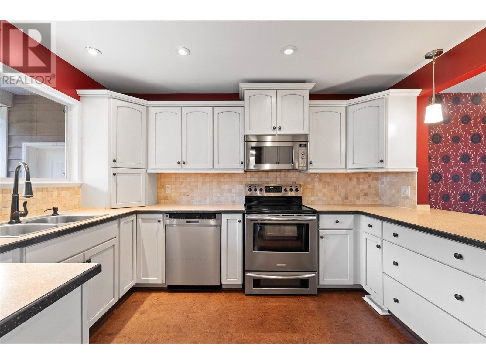  5091 Lakeshore Road Northeast, Salmon Arm
