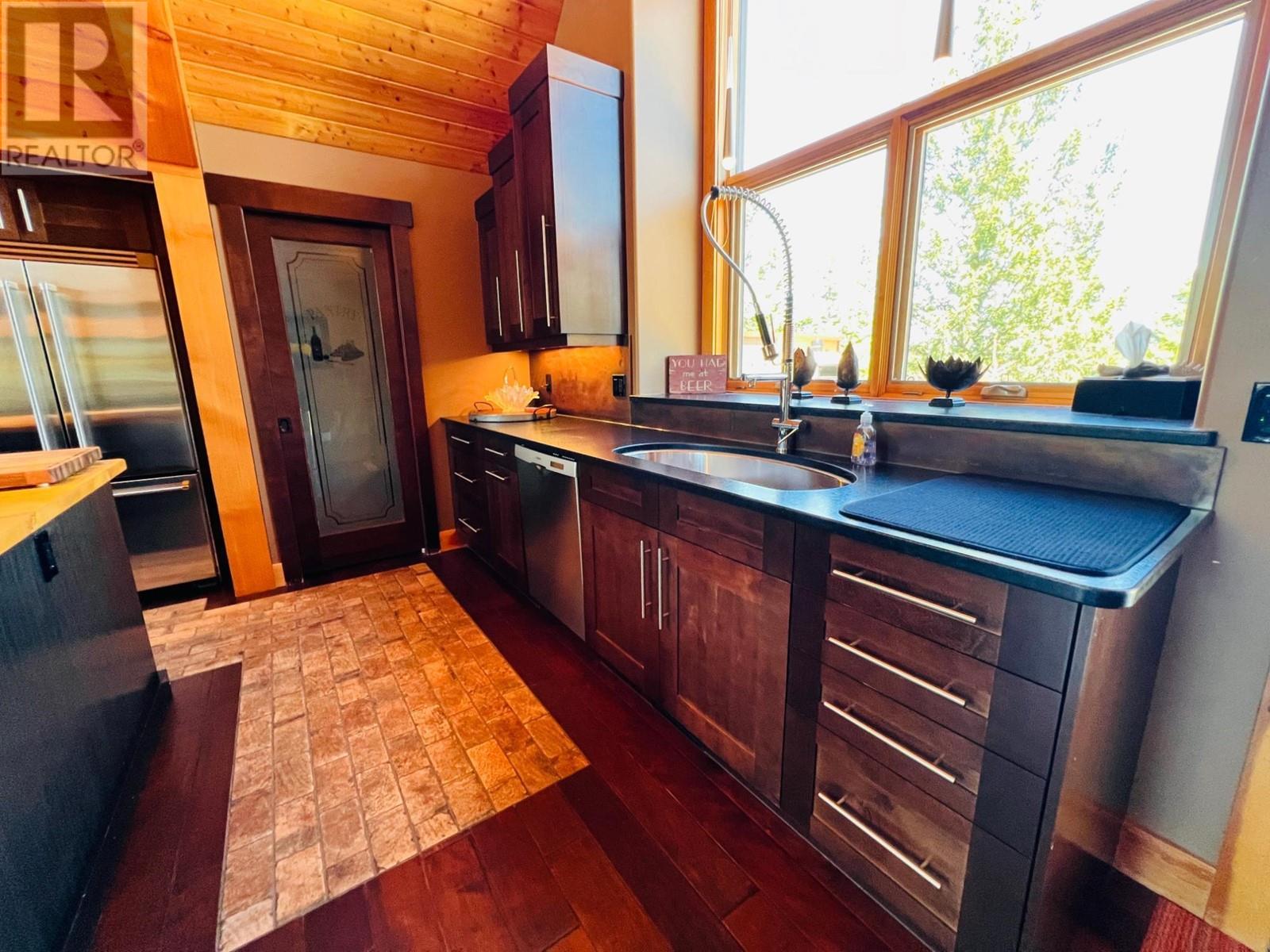 2557 LEDGEROCK Ridge, Invermere