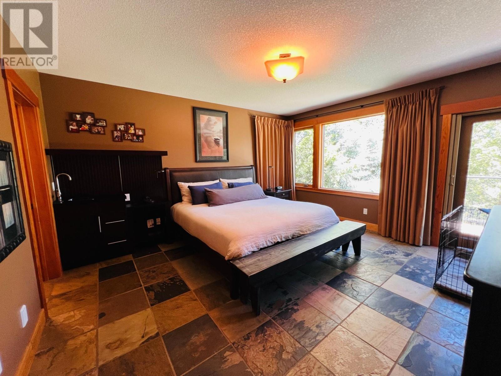 2557 LEDGEROCK Ridge, Invermere