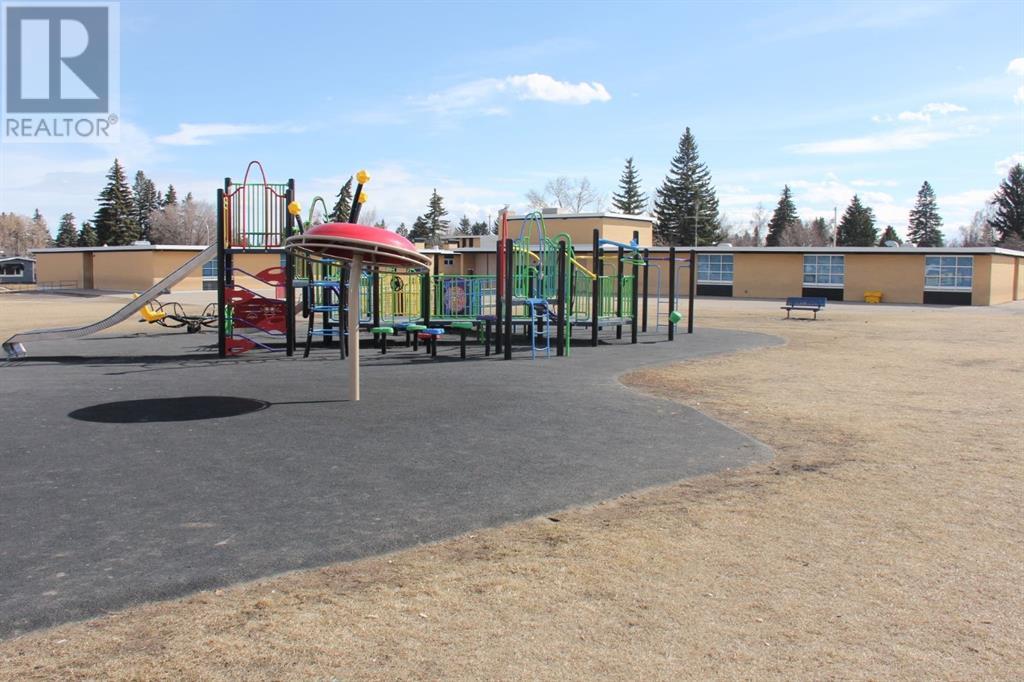 Single Family House 4 Level for Sale in  Allandale Close SE Acadia Calgary 
