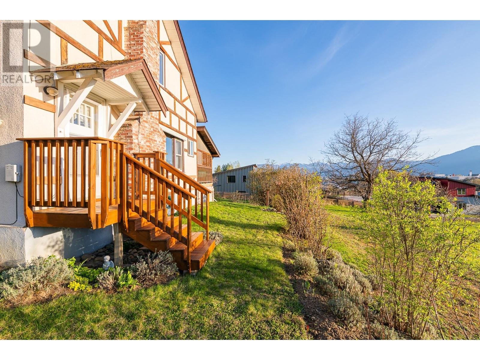 1843 McLaren Street, Creston