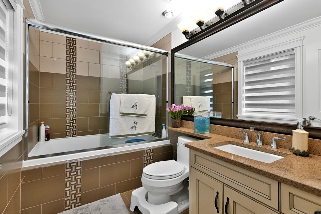 Photo 16 of 7033 129 A Street, Surrey BC