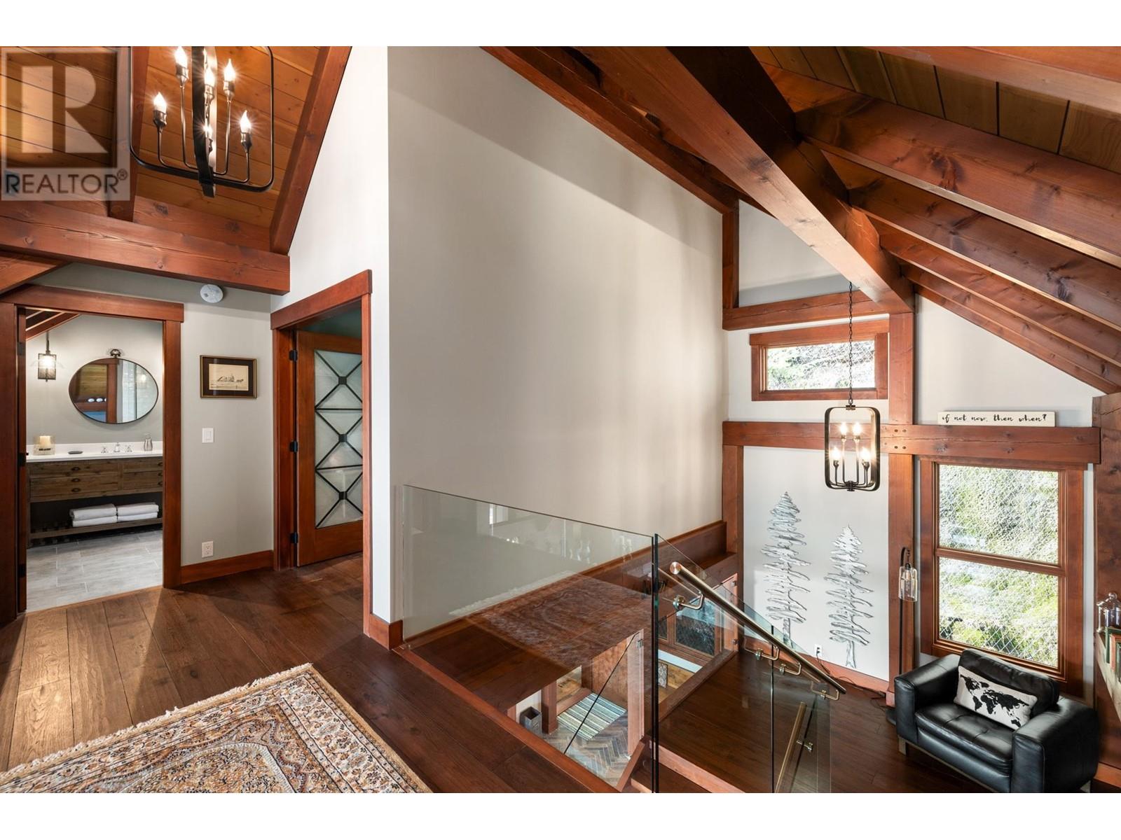 800 TAYLOR ROAD, Bowen Island