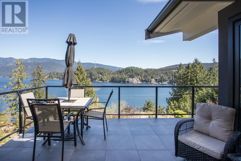 1812 CARDINAL CRESCENT, North Vancouver
