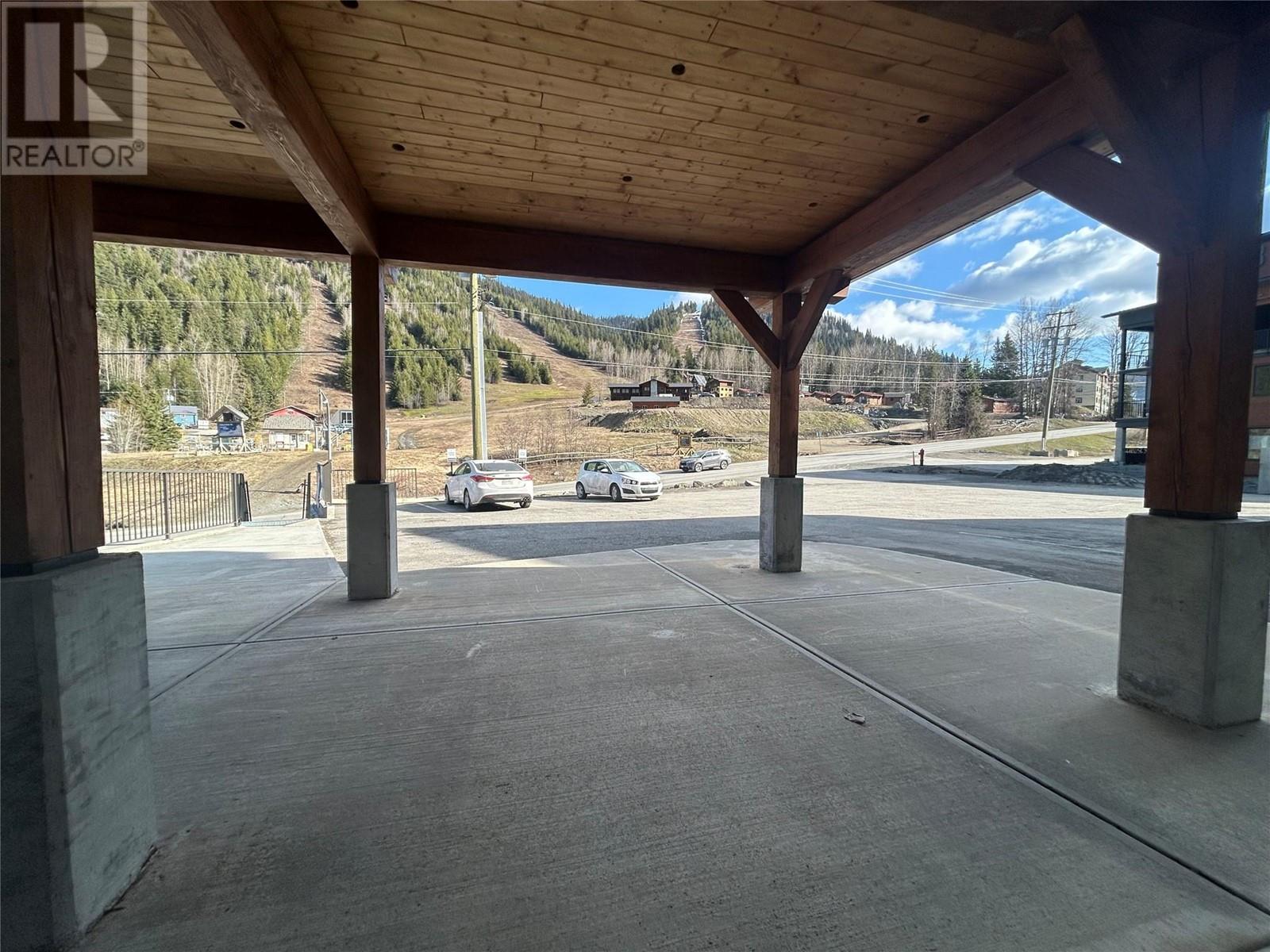 1130 SUN PEAKS Road, Sun Peaks - Exteriors - Photo 2