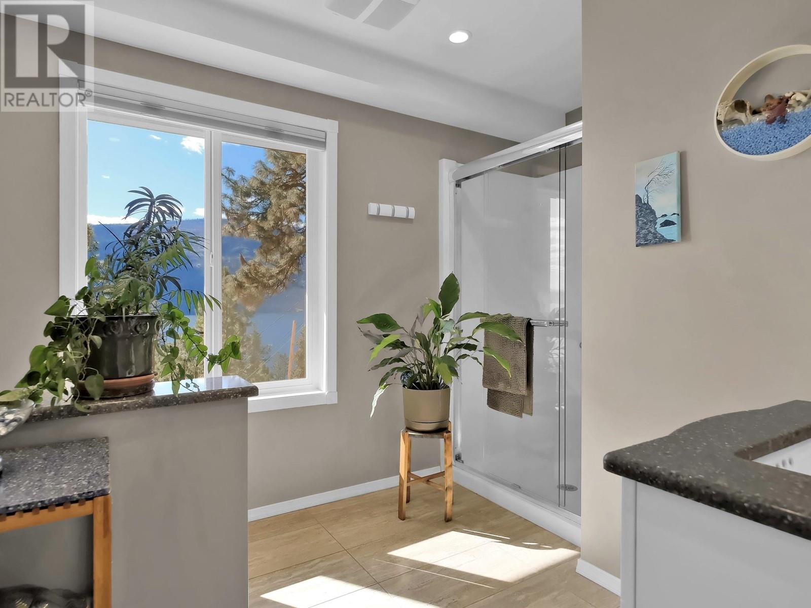  1922 Paly Road, Kelowna