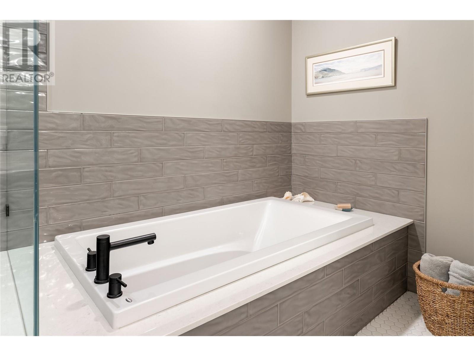 Photo 14 of 529 Truswell Road Unit 501, Kelowna BC