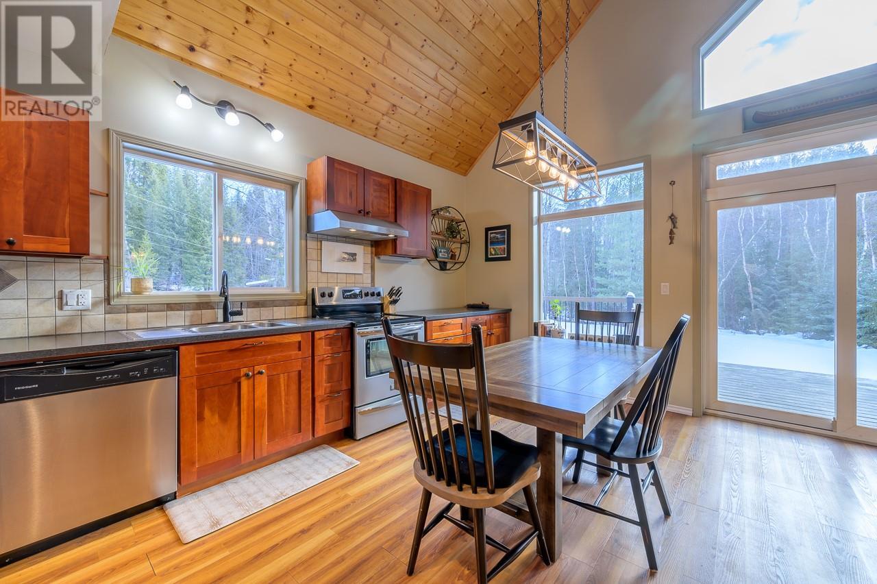 3240 BARRIERE SOUTH Road, Barriere