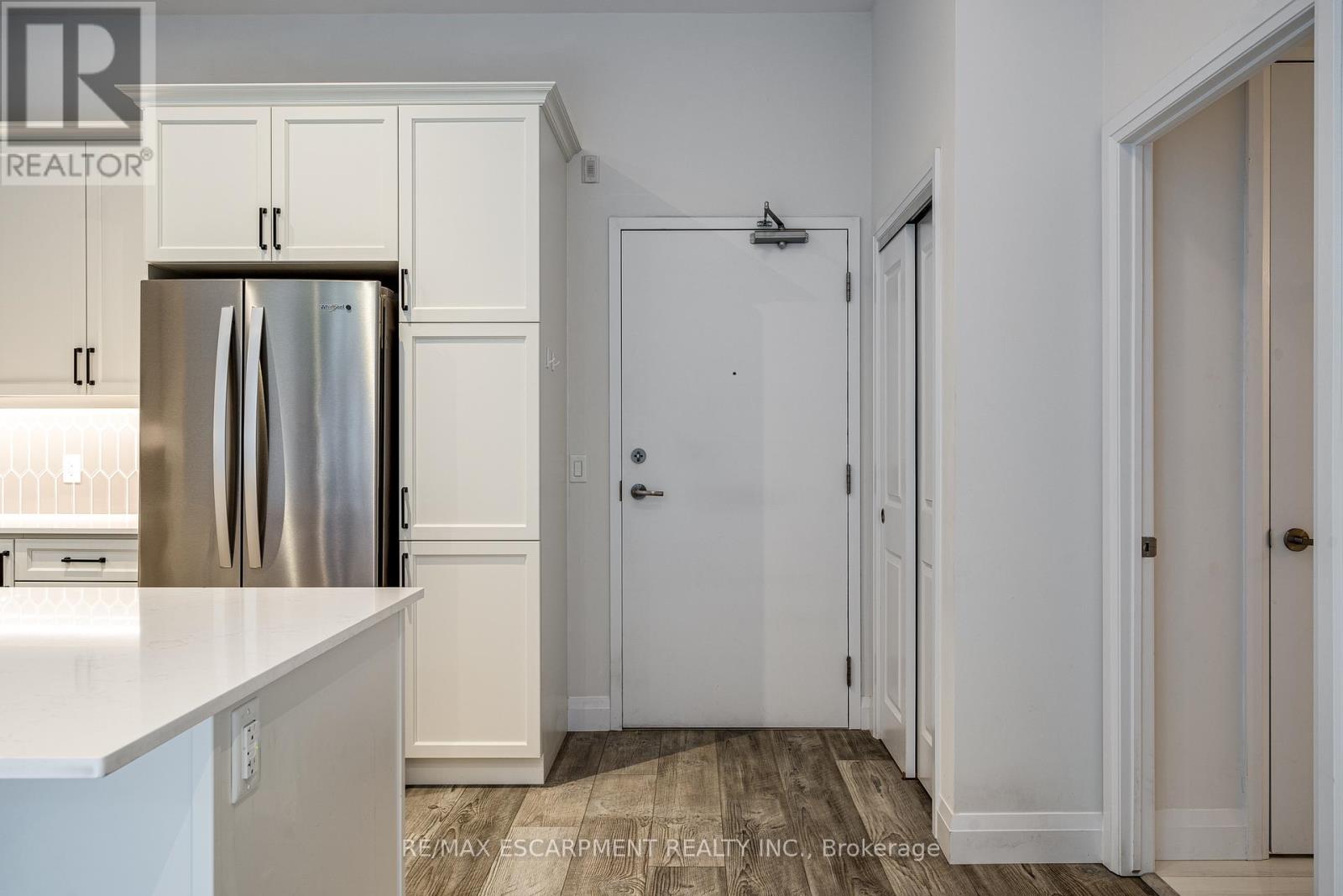 Single Family House for Sale in    REDFERN AVENUE Hamilton (Mountview) 