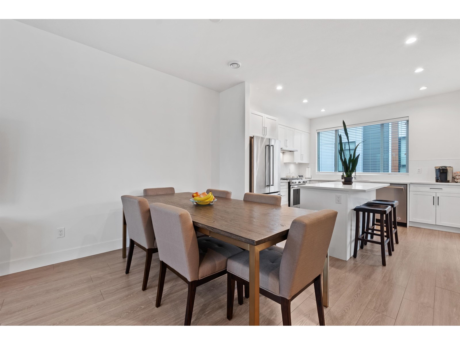 15 16433 19 AVENUE, White Rock