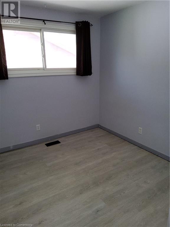 Photo 11 of 7 Usher Street, Brantford ON