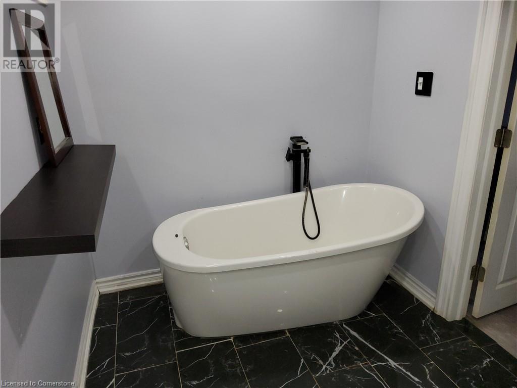 Photo 9 of 7 Usher Street, Brantford ON