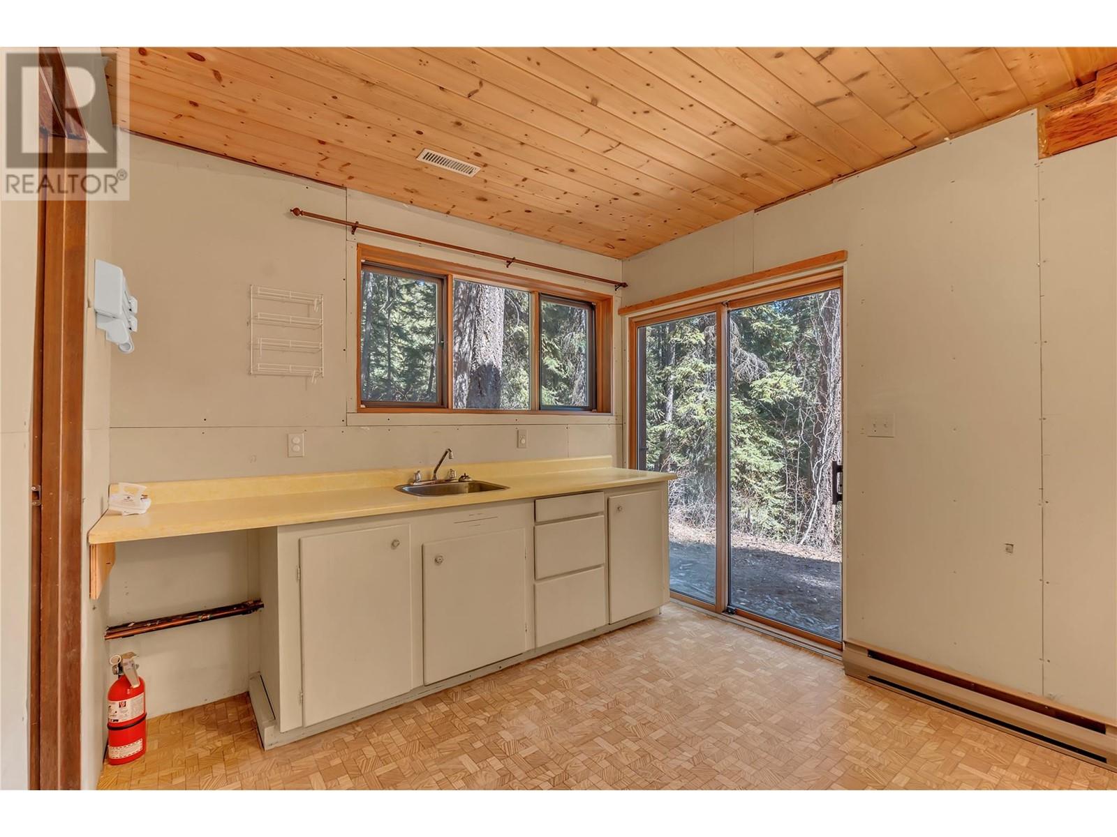 153 Thistle Road, Princeton