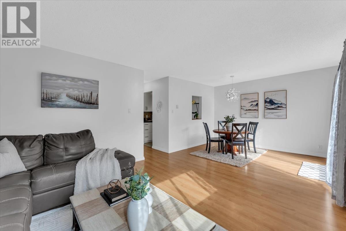 3295 MOUNTAIN HIGHWAY, North Vancouver