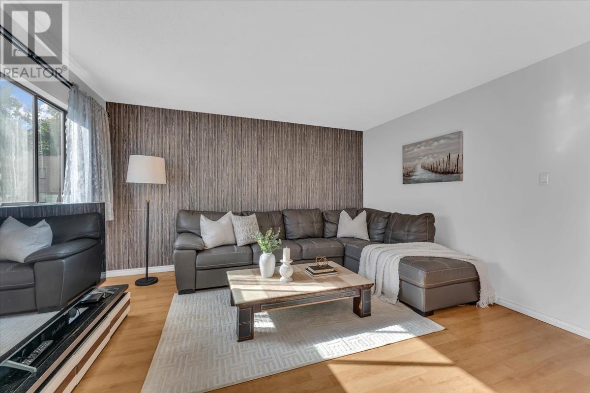 3295 MOUNTAIN HIGHWAY, North Vancouver
