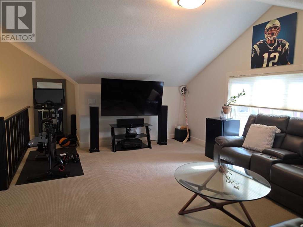 Single Family House for Sale in  Mary Dover Drive SW Currie Barracks Calgary 