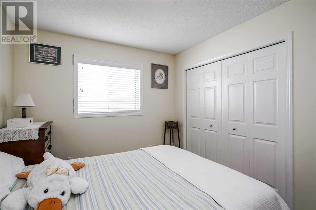 Single Family House Bi-level for Sale in  Saddlehorn Drive NE Saddle Ridge Calgary 