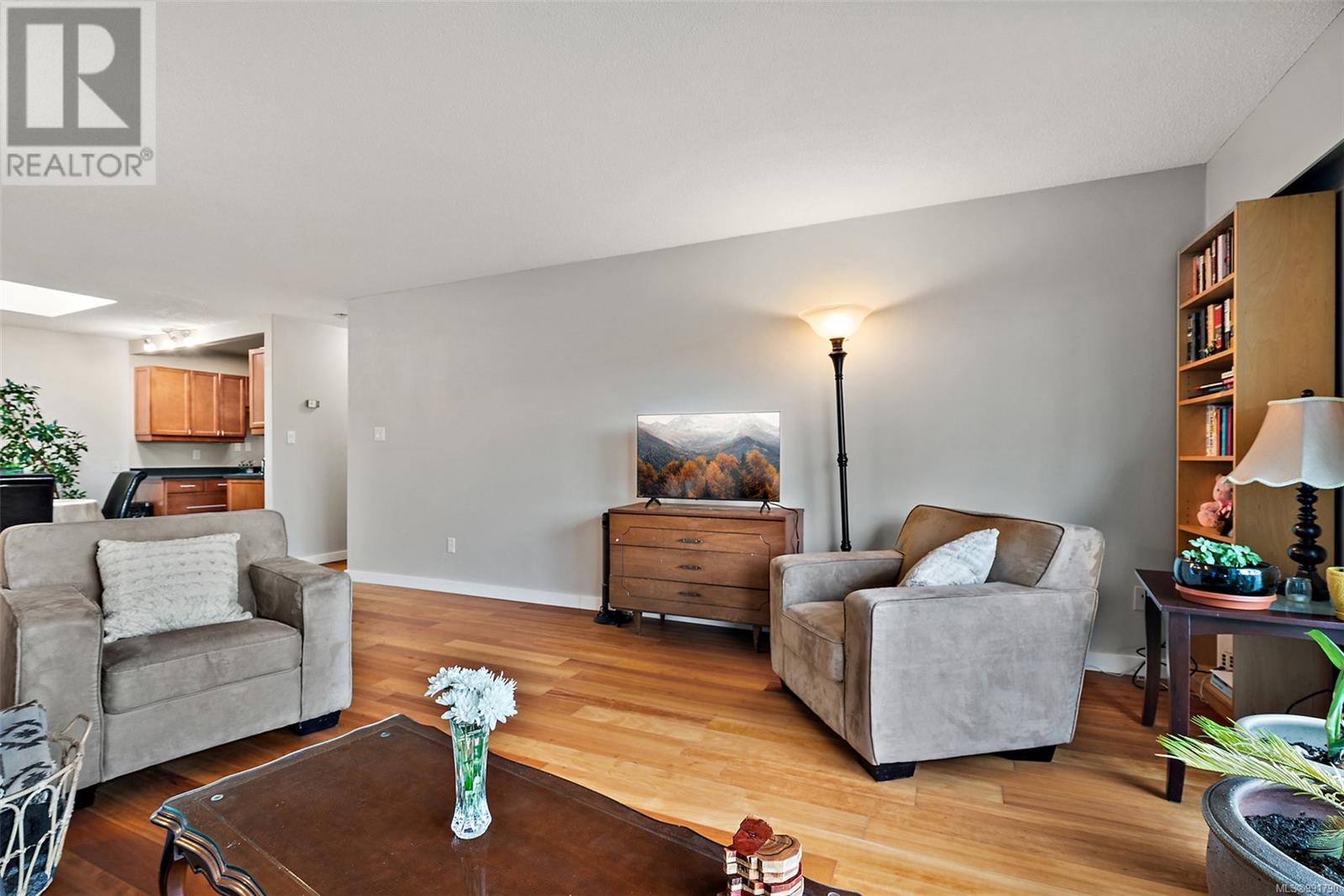 317 3962 Cedar Hill Road, Saanich