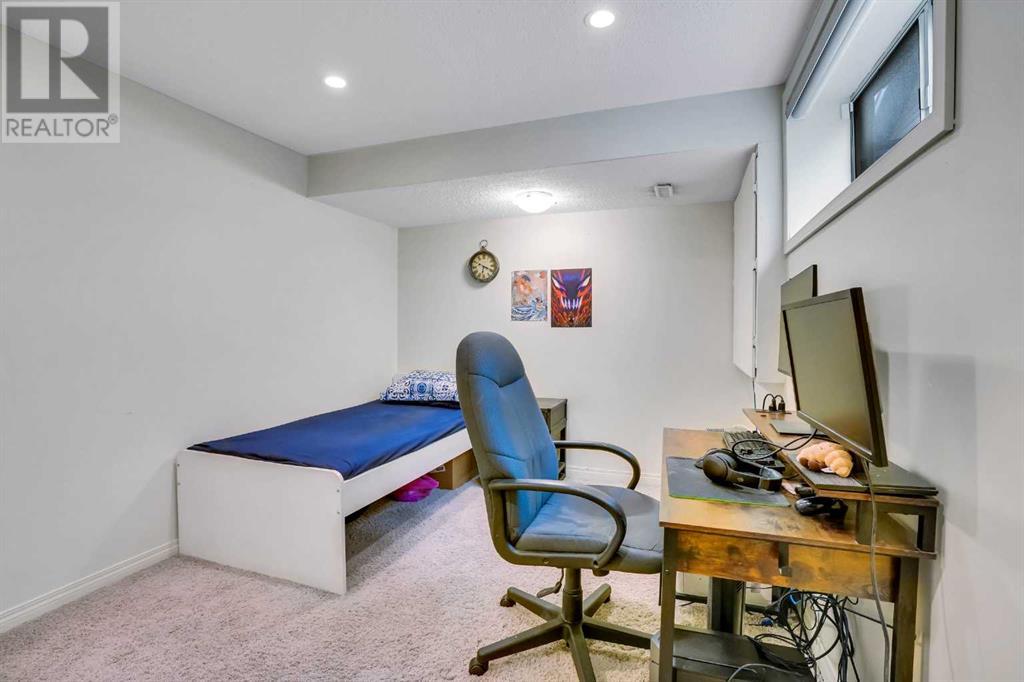 Single Family House for Sale in  Royal Birch Crescent NW Royal Oak Calgary 
