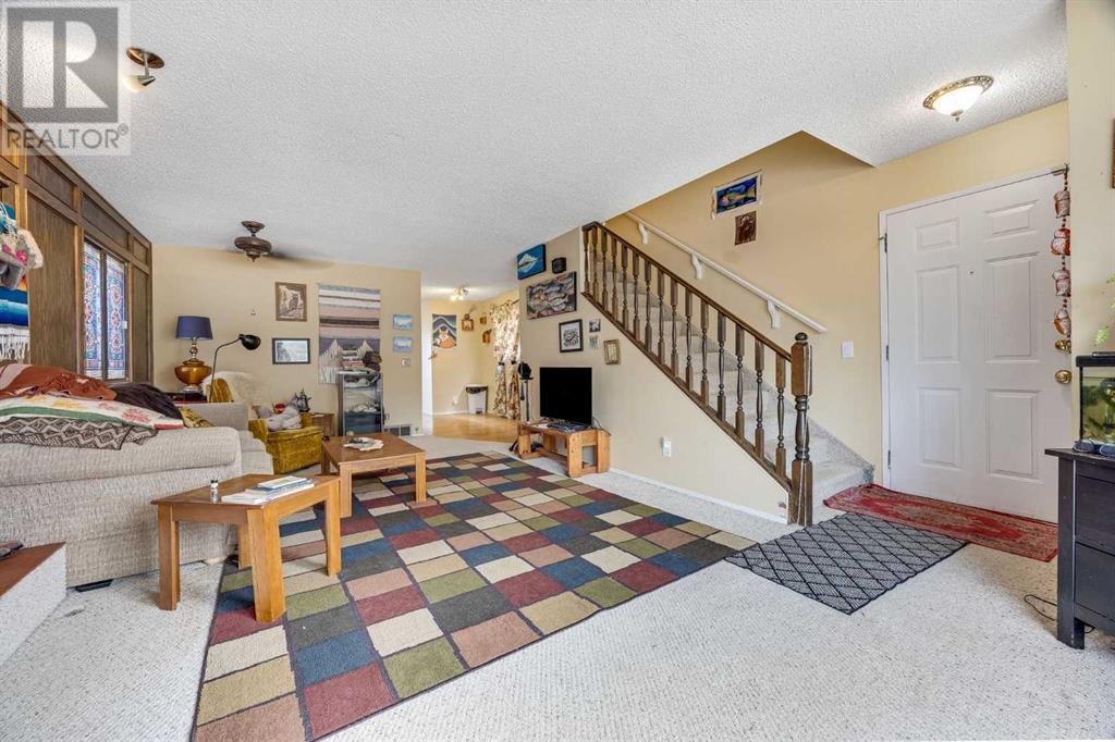 Single Family House for Sale in   Avenue NE Tuxedo Park Calgary 