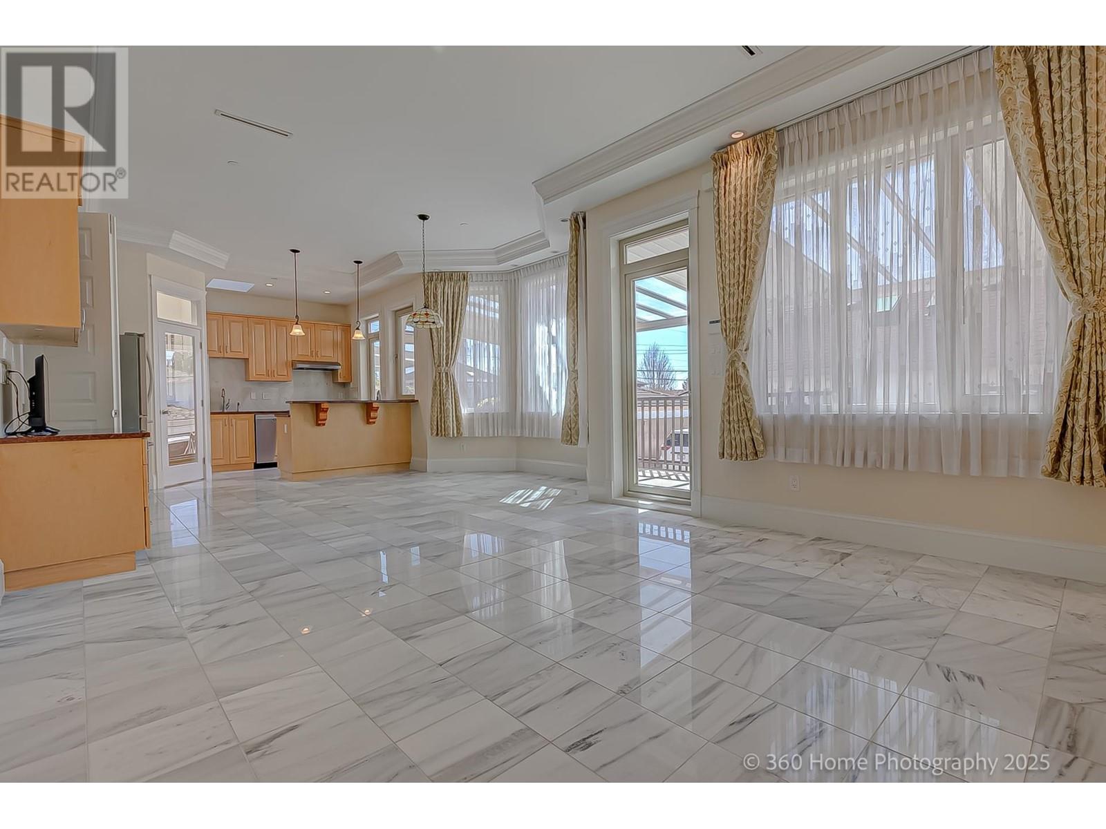 Photo 16 of 28 W 47th Avenue, Vancouver BC