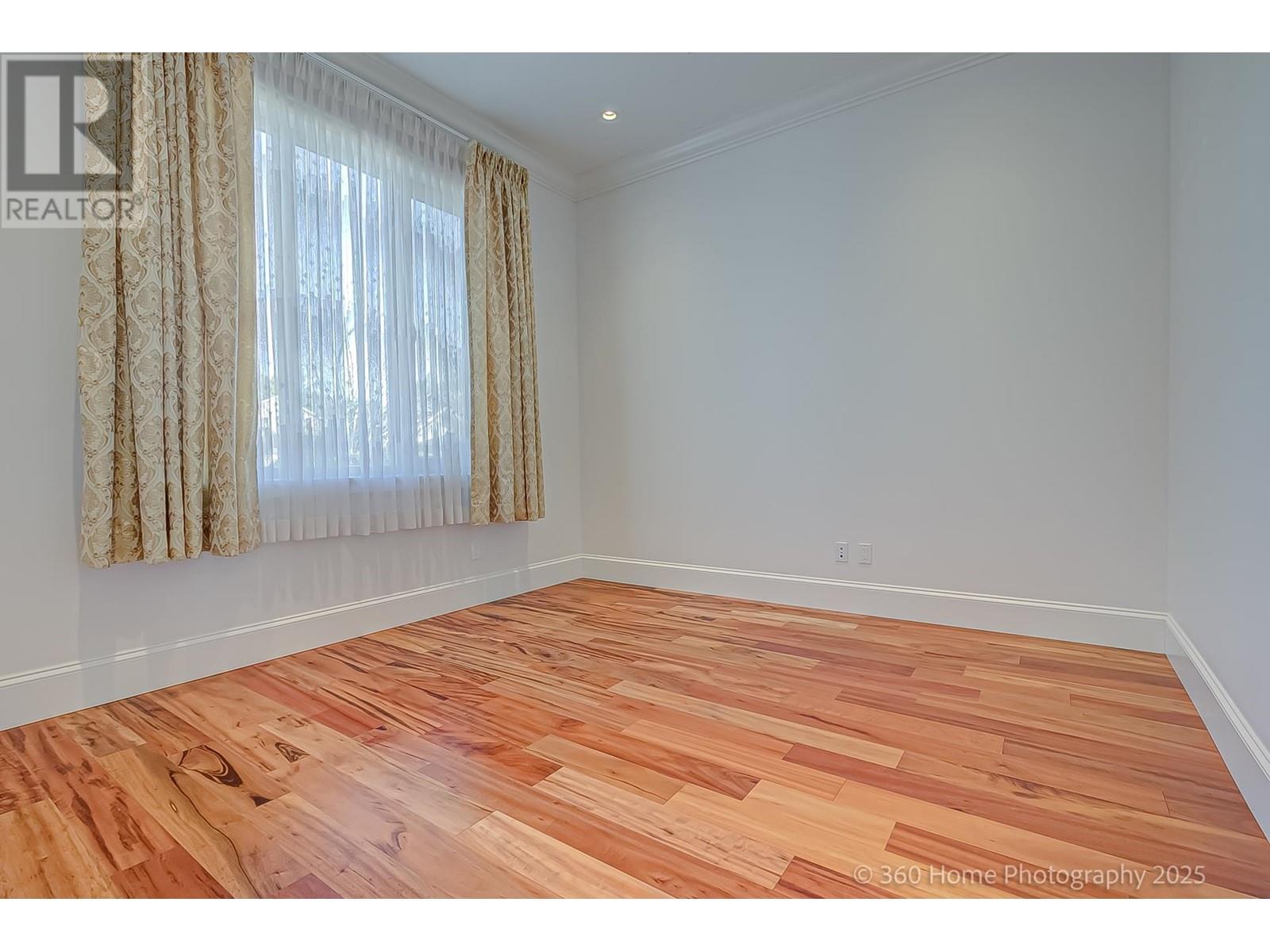 Photo 13 of 28 W 47th Avenue, Vancouver BC