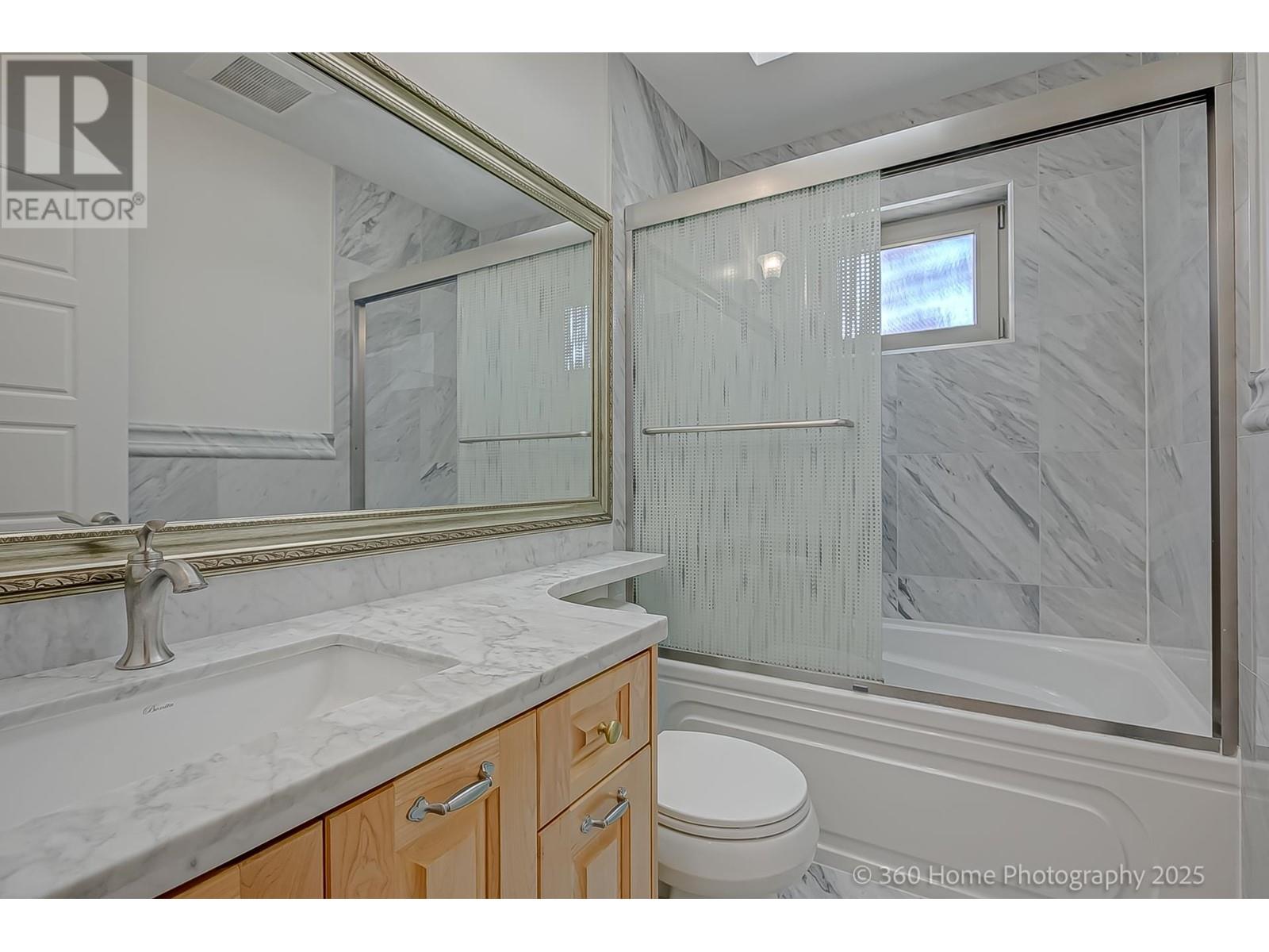 Photo 10 of 28 W 47th Avenue, Vancouver BC