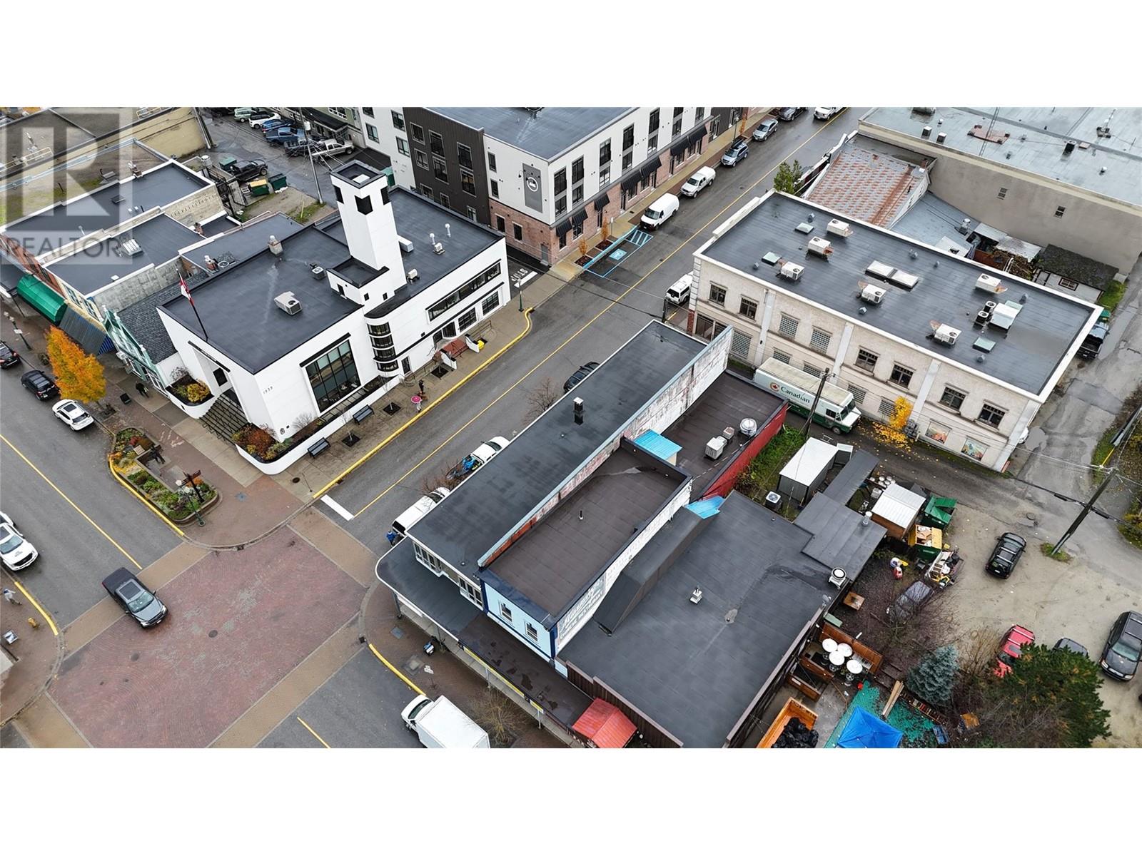 302 Mackenzie Avenue, Revelstoke