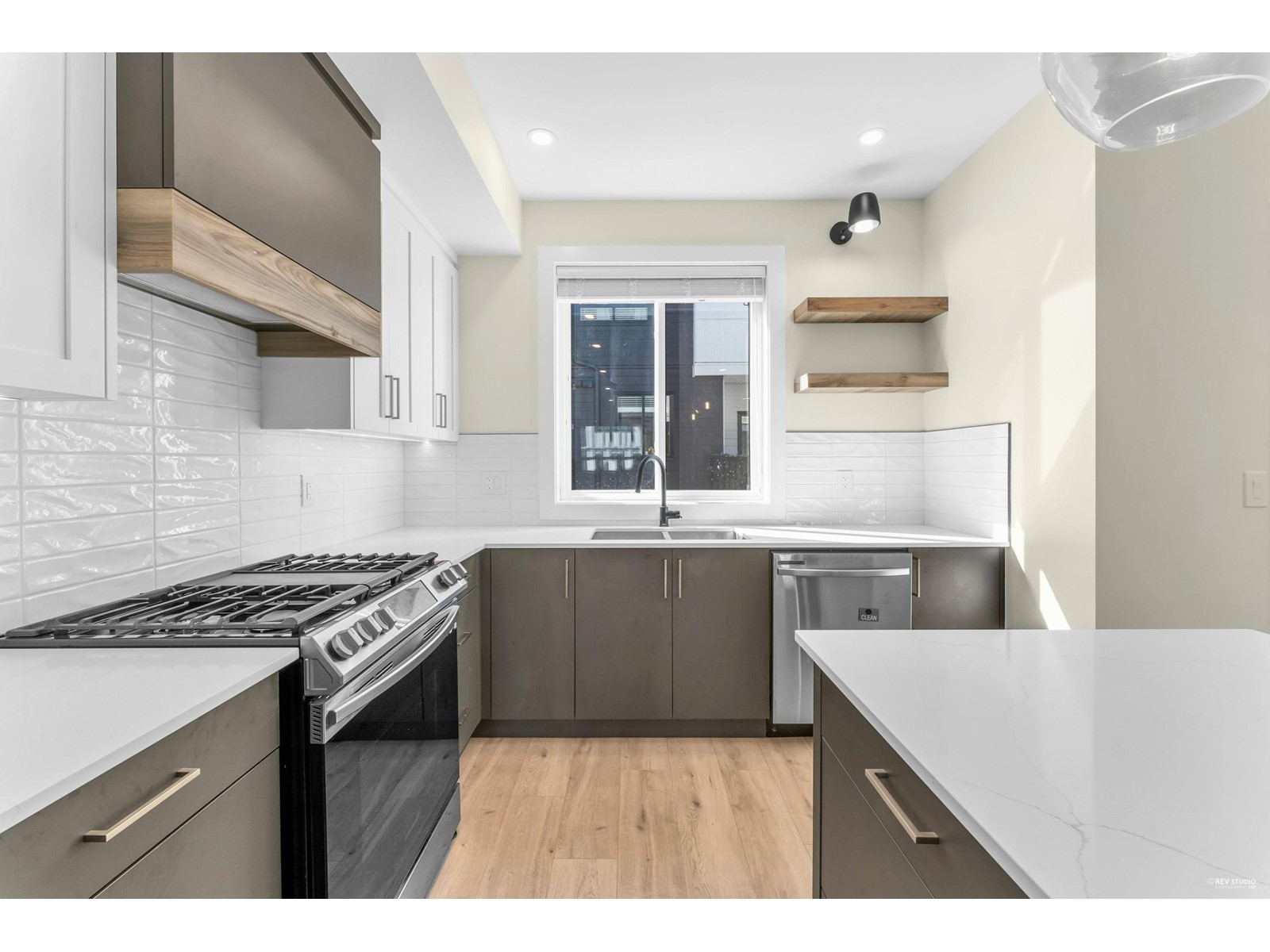2 16358 23A AVENUE, Surrey