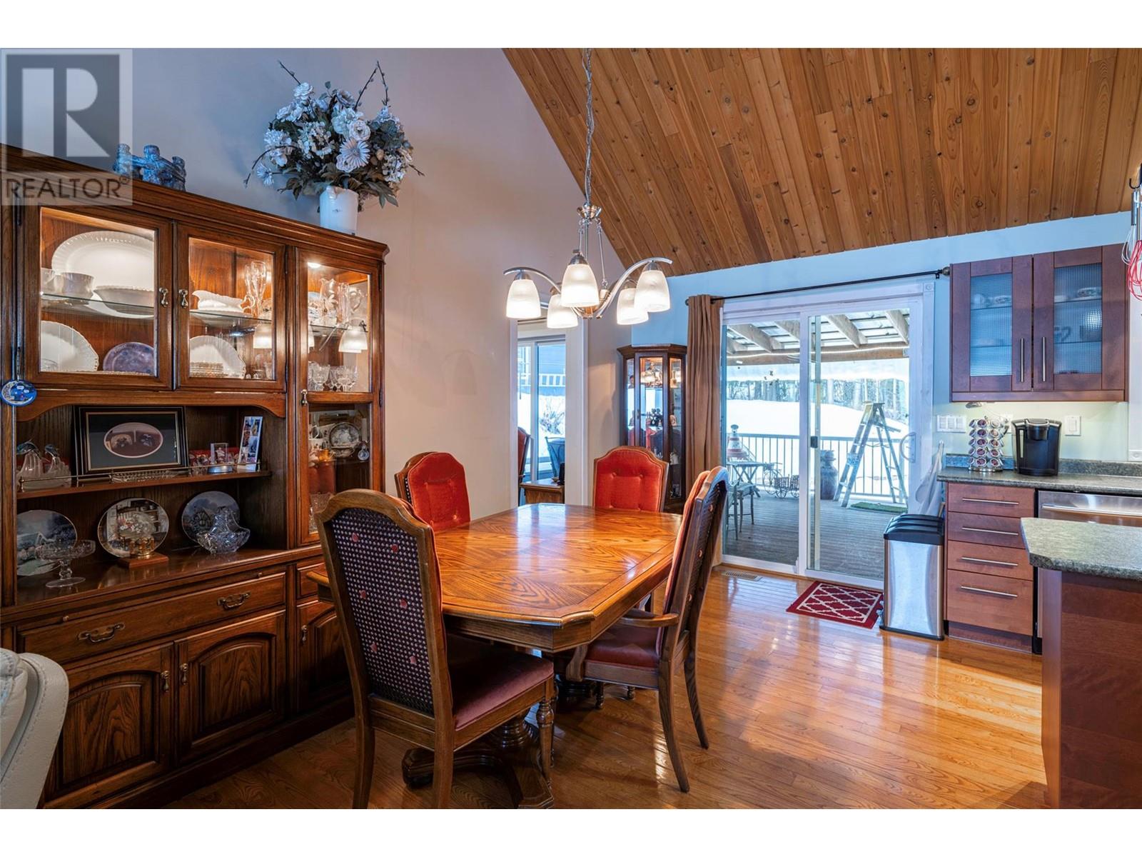 2104 Country Woods Road, Sorrento