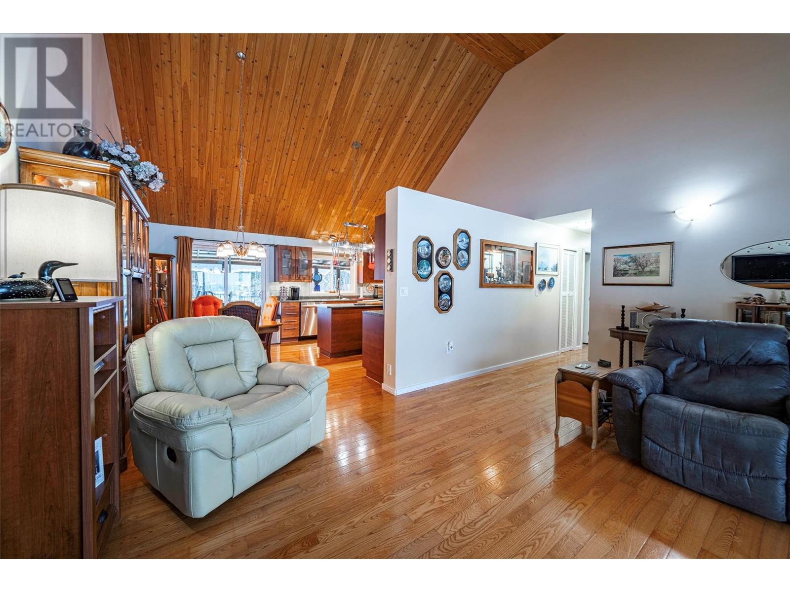 2104 Country Woods Road, Sorrento