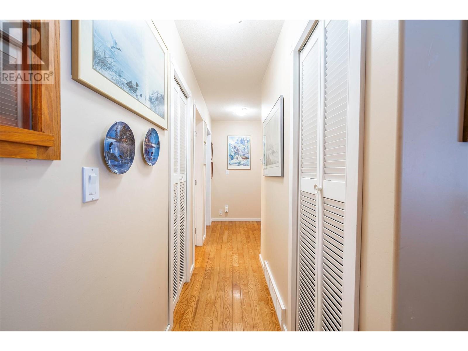 2104 Country Woods Road, Sorrento