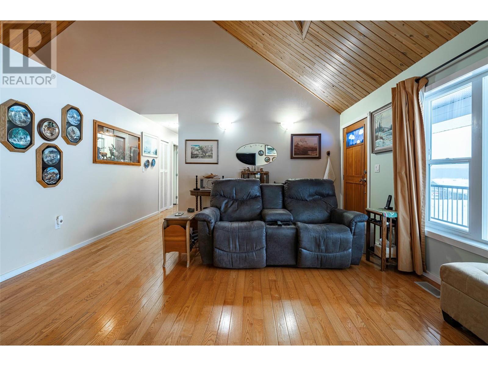 2104 Country Woods Road, Sorrento