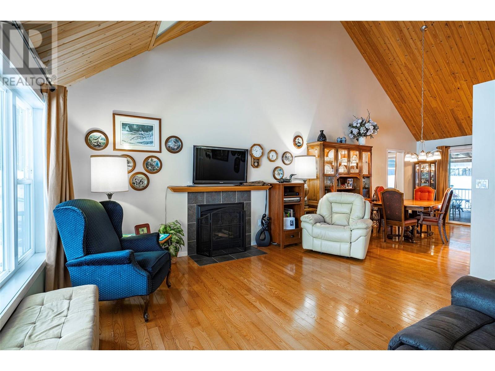 2104 Country Woods Road, Sorrento