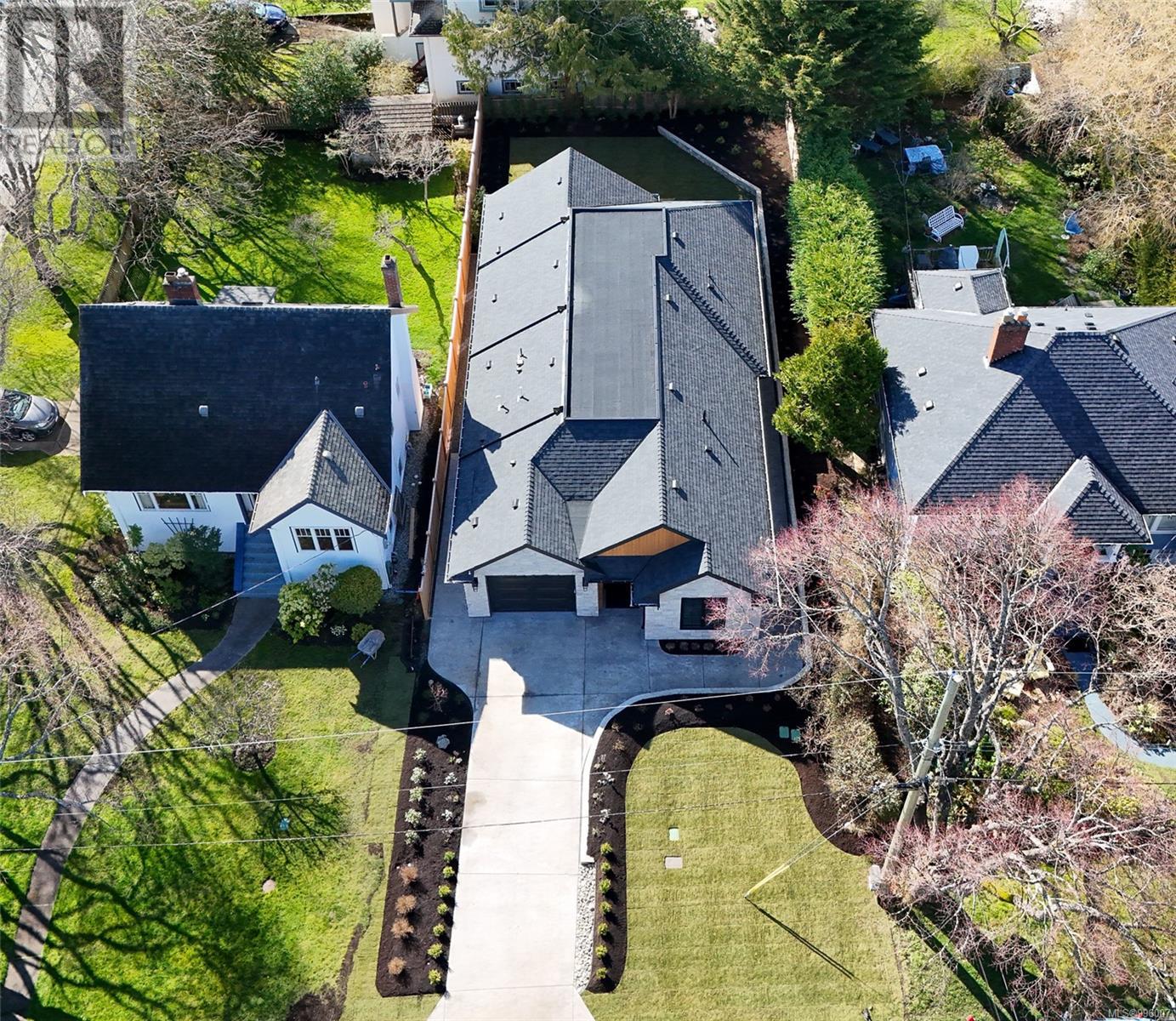  2189 Beaverbrooke Street, Oak Bay