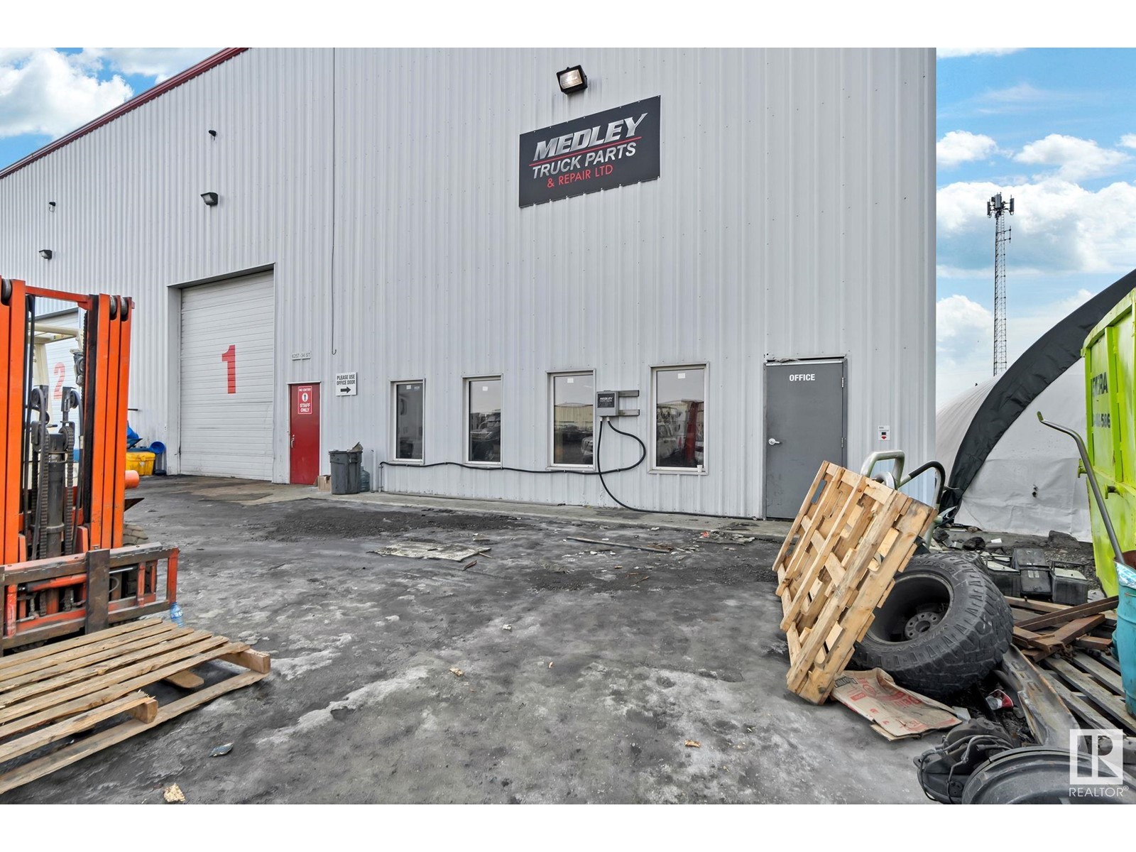 Photo 17 of 6257 34 St Nw, Edmonton AB