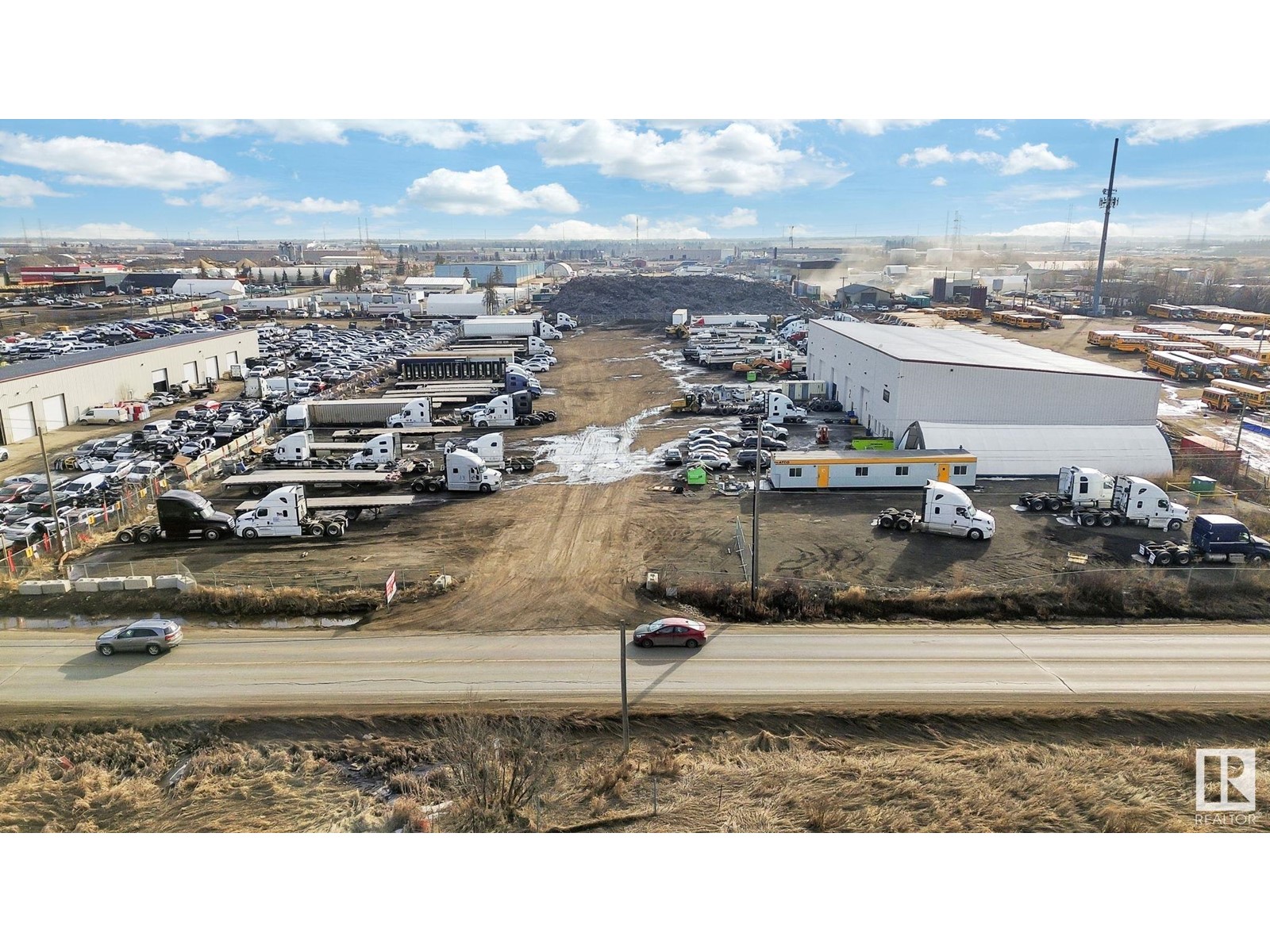 Photo 9 of 6257 34 St Nw, Edmonton AB