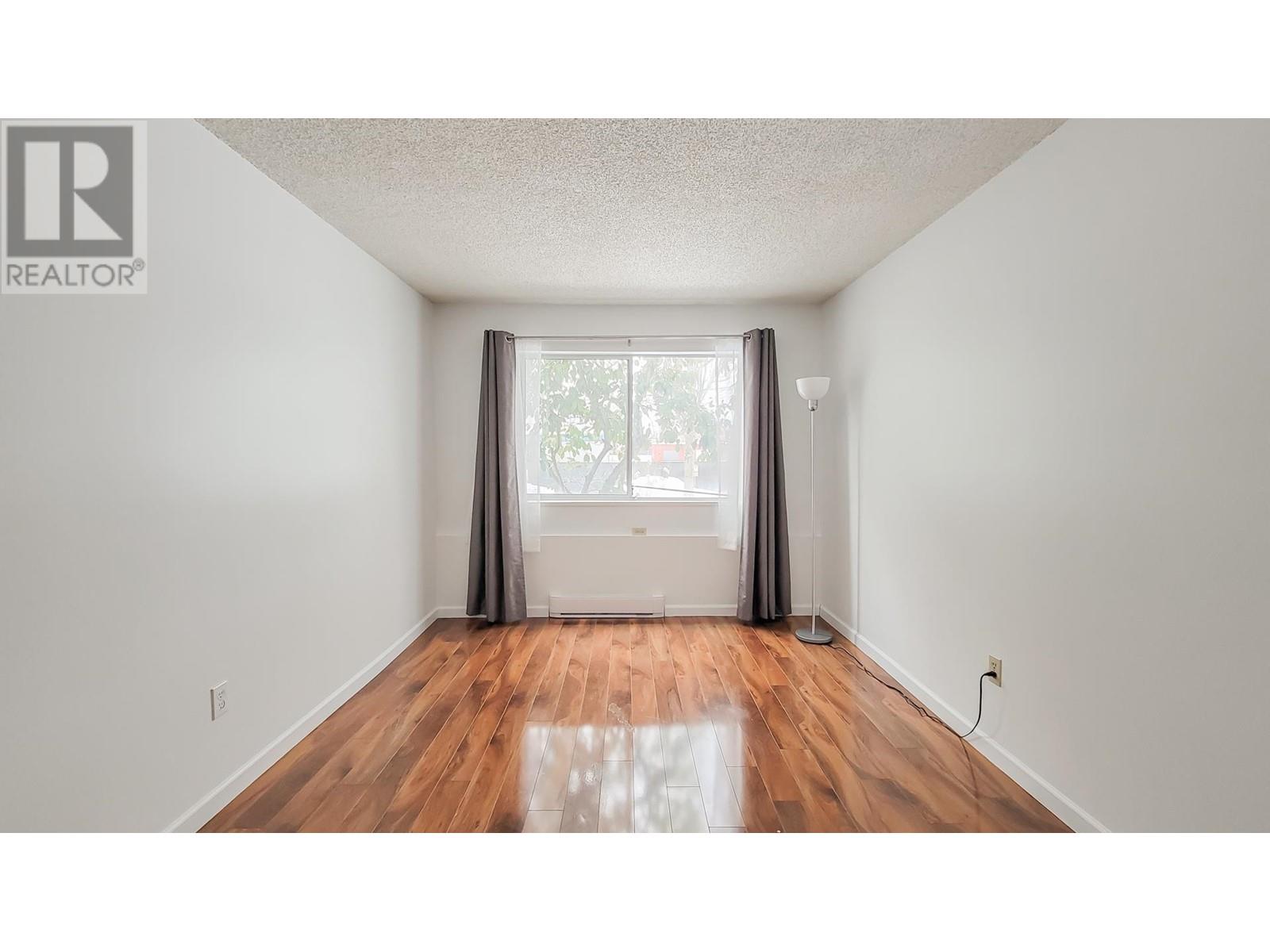 106 2055 SUFFOLK AVENUE, Port Coquitlam