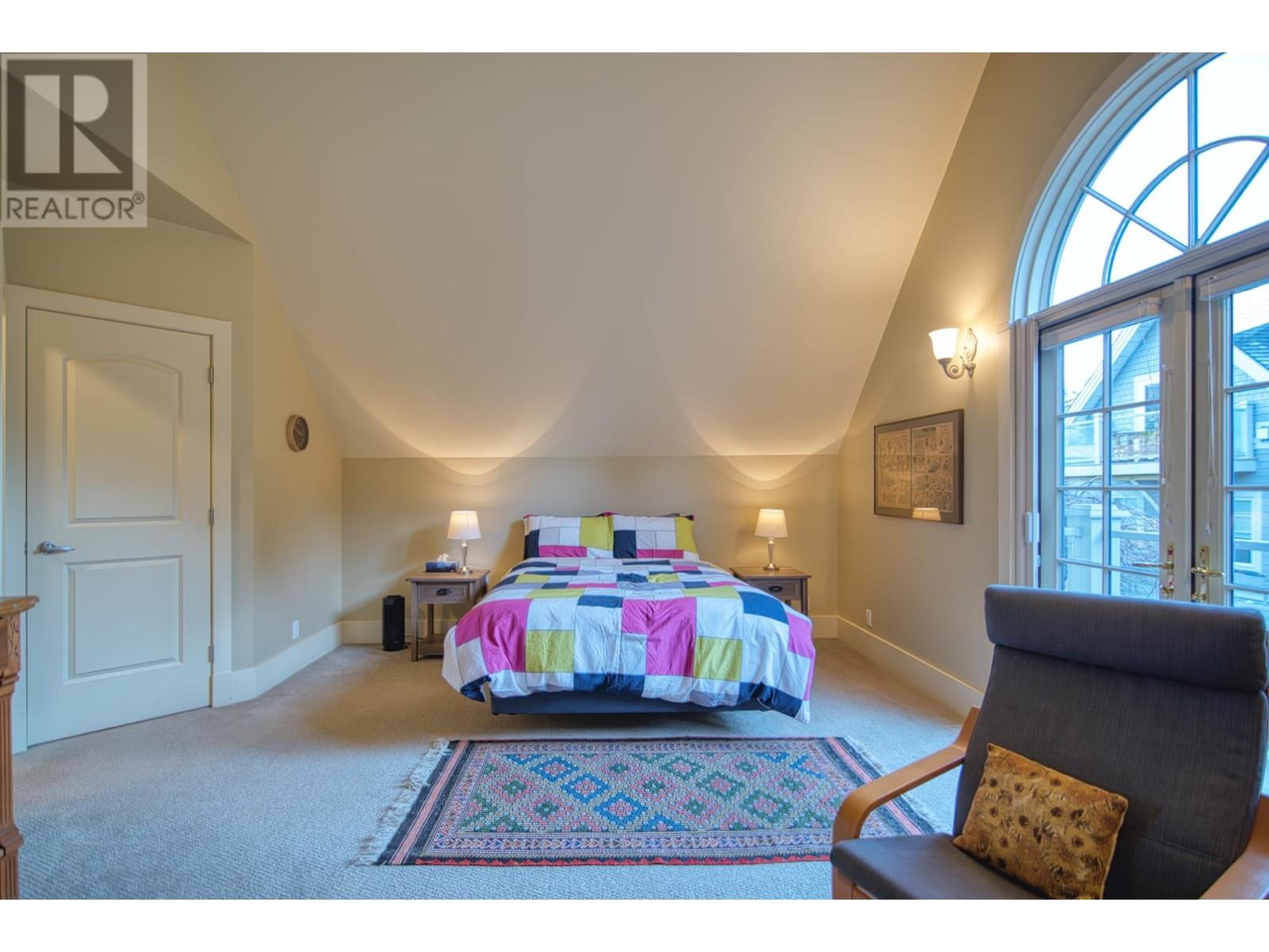 6560 N GALE AVENUE, Sechelt