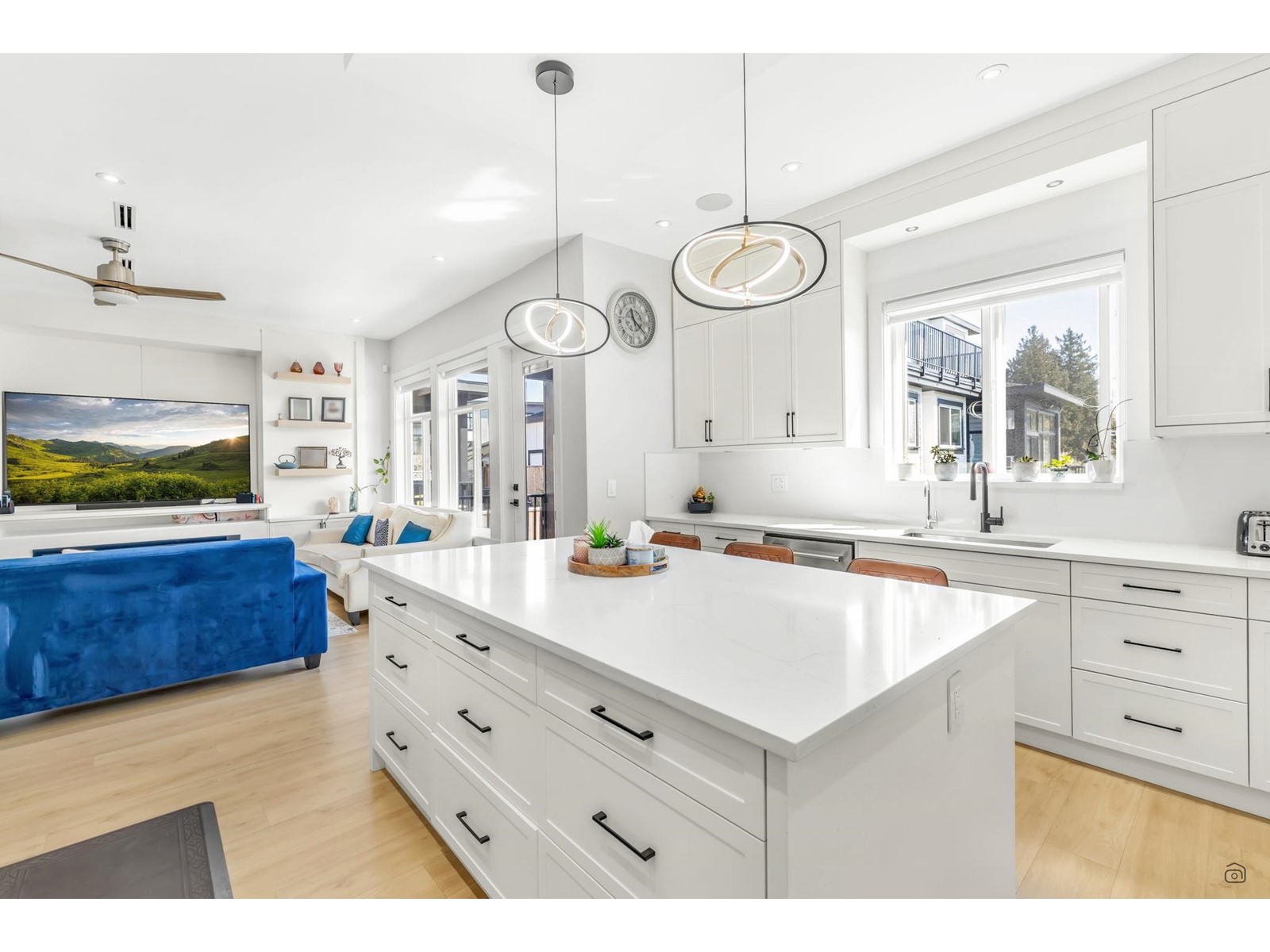 7118 FISHER DRIVE, Surrey