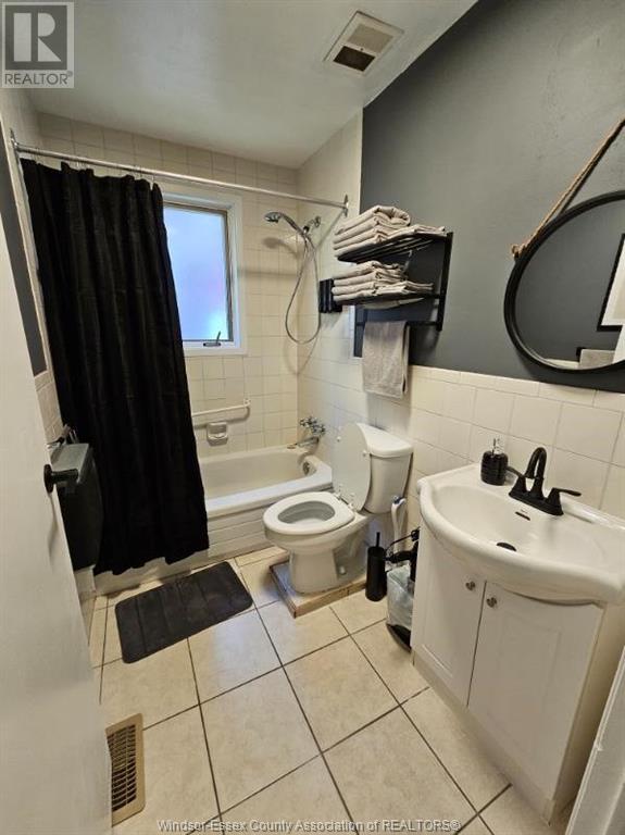 Photo 41 of 122 Talbot Street South, Essex ON