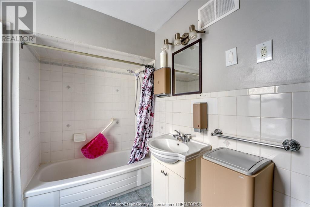 Photo 35 of 122 Talbot Street South, Essex ON