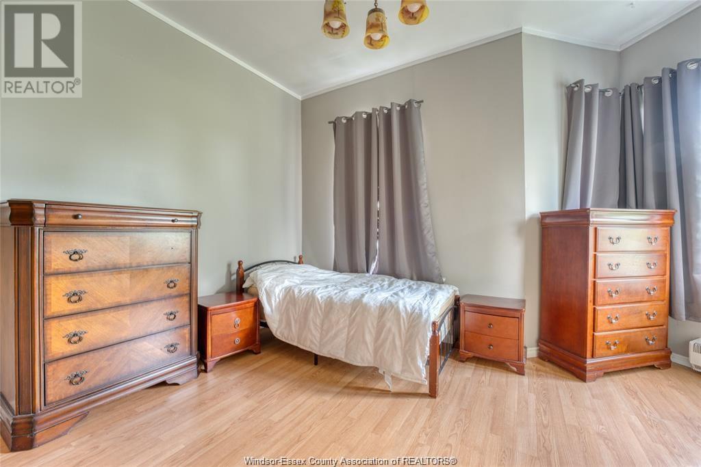 Photo 26 of 122 Talbot Street South, Essex ON