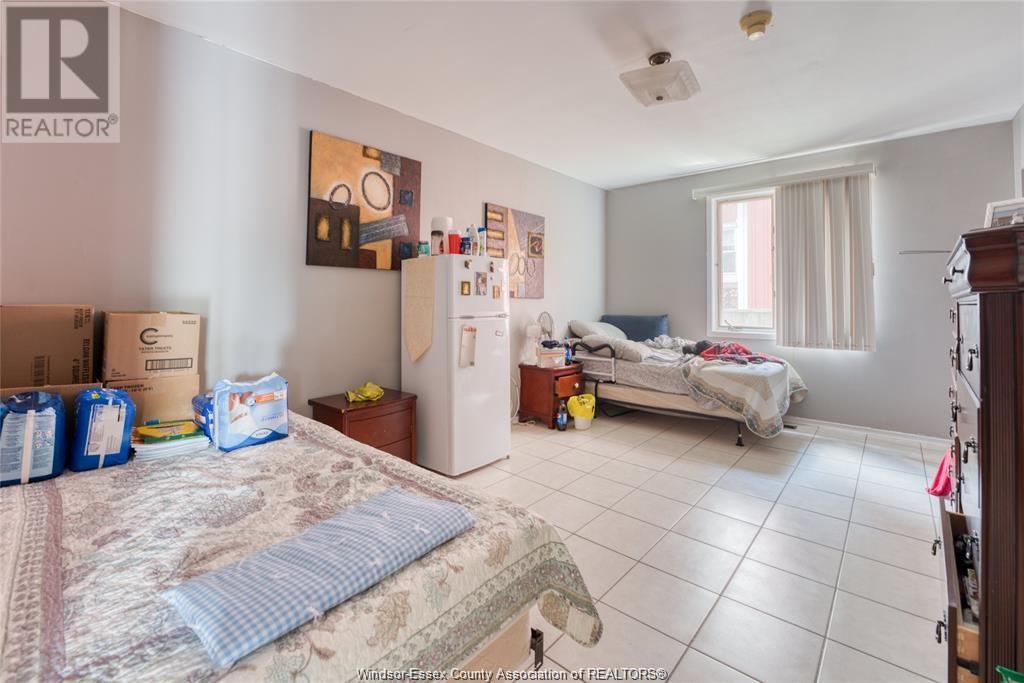 Photo 15 of 122 Talbot Street South, Essex ON