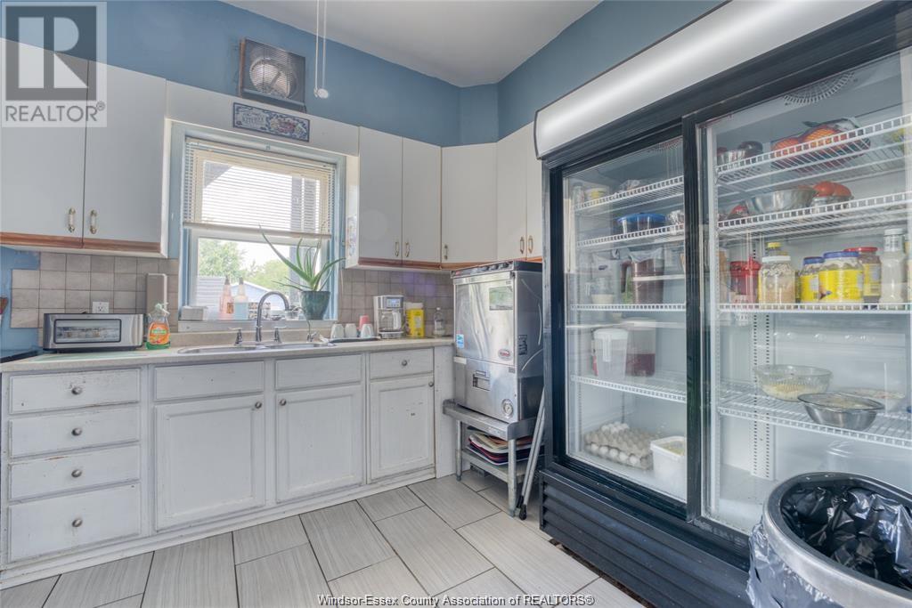 Photo 21 of 122 Talbot Street South, Essex ON