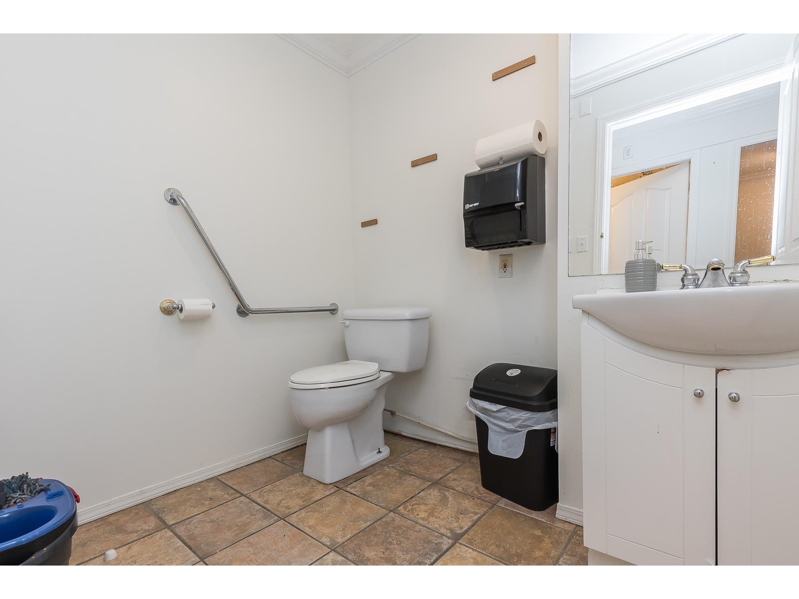Photo 15 of 26 15531 24th Avenue, Surrey BC
