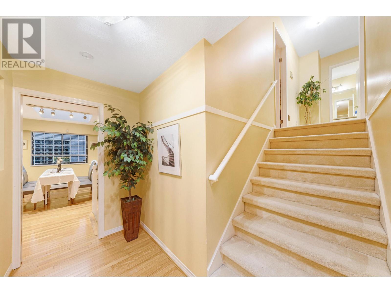 137 W WOODSTOCK AVENUE, Vancouver