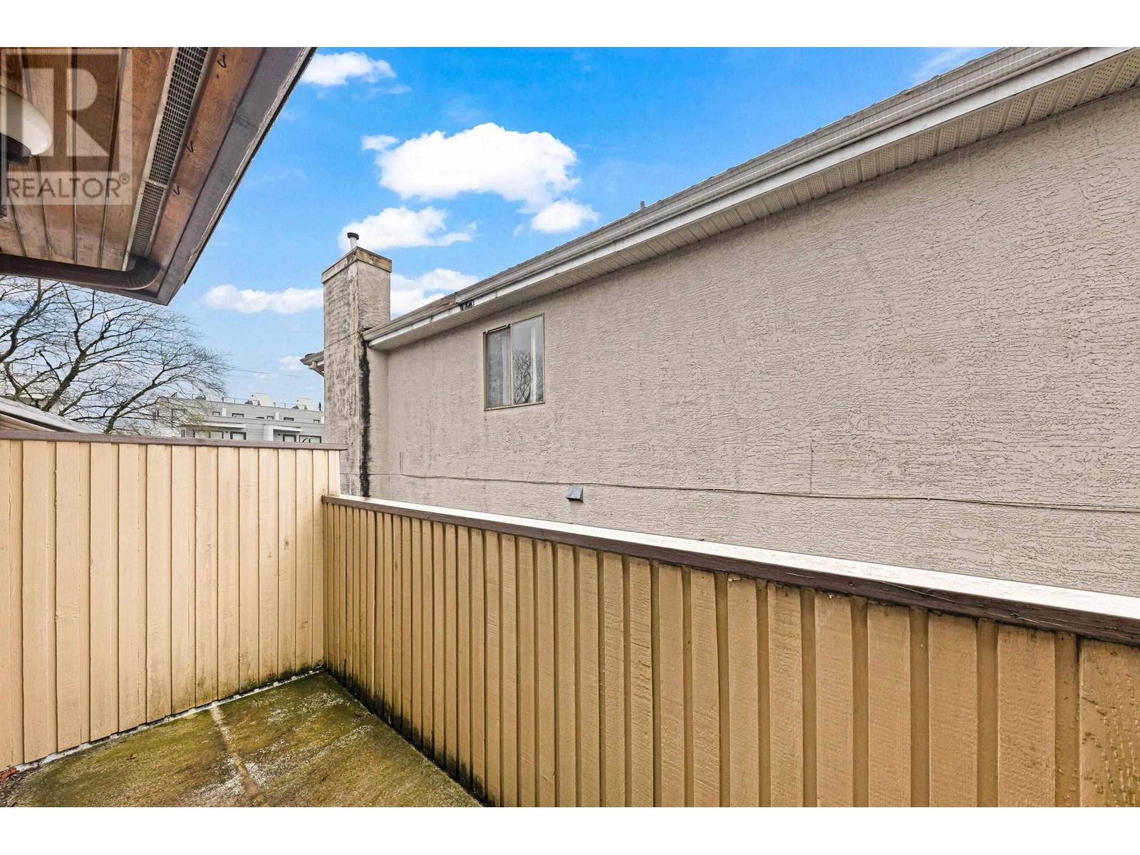 137 W WOODSTOCK AVENUE, Vancouver