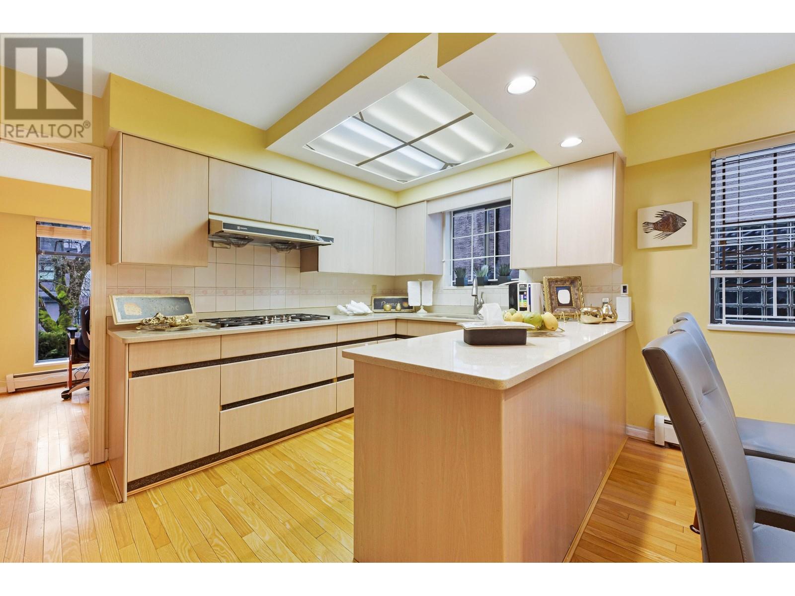 137 W WOODSTOCK AVENUE, Vancouver