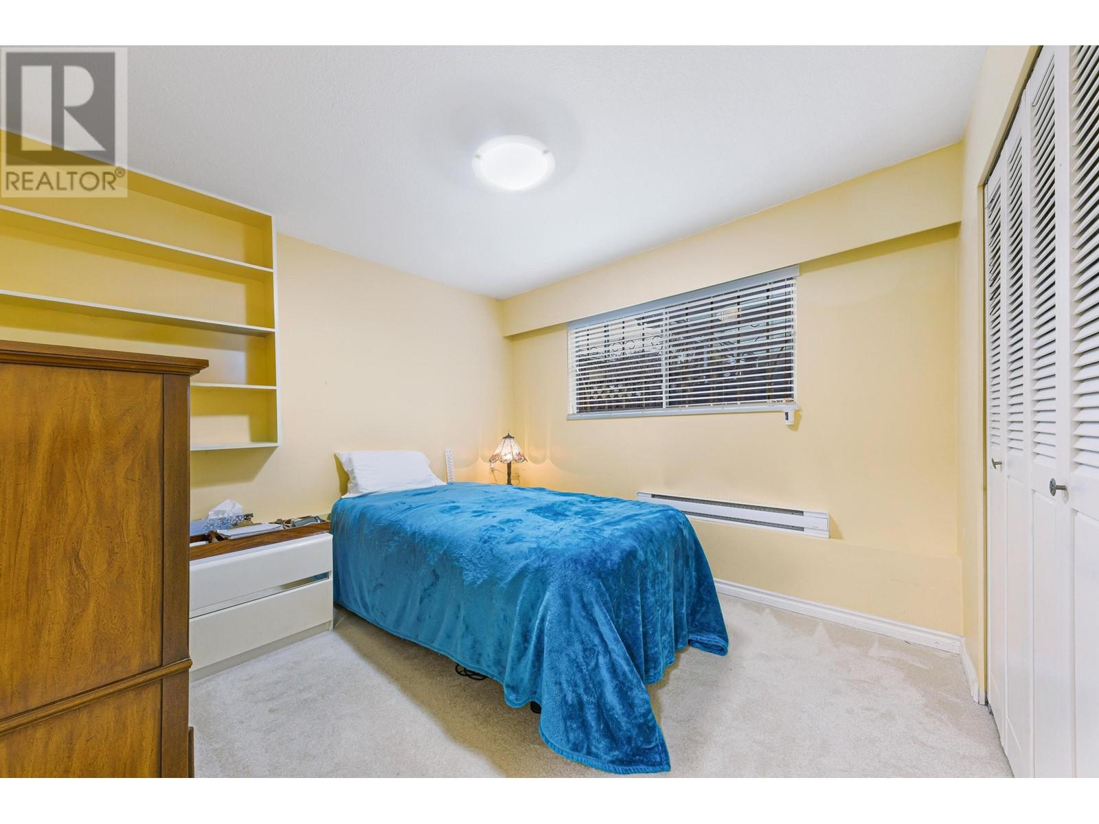 137 W WOODSTOCK AVENUE, Vancouver